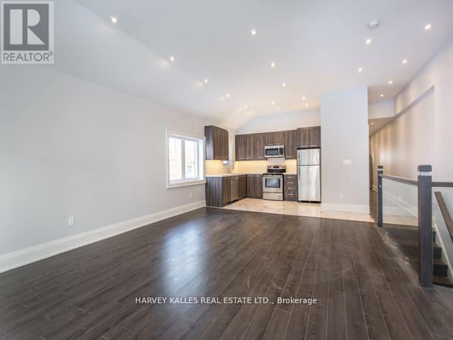 Upper - 987 Avenue Road, Toronto, Ontario M5P 2K9 - Photo 7 - C12718844