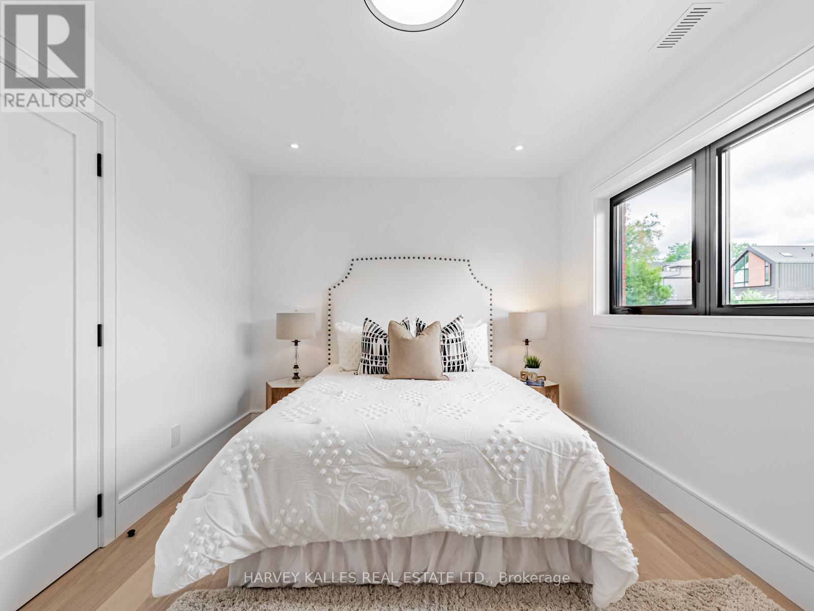 379 Winona Drive, Toronto, Ontario  M6C 3T4 - Photo 32 - C12720092