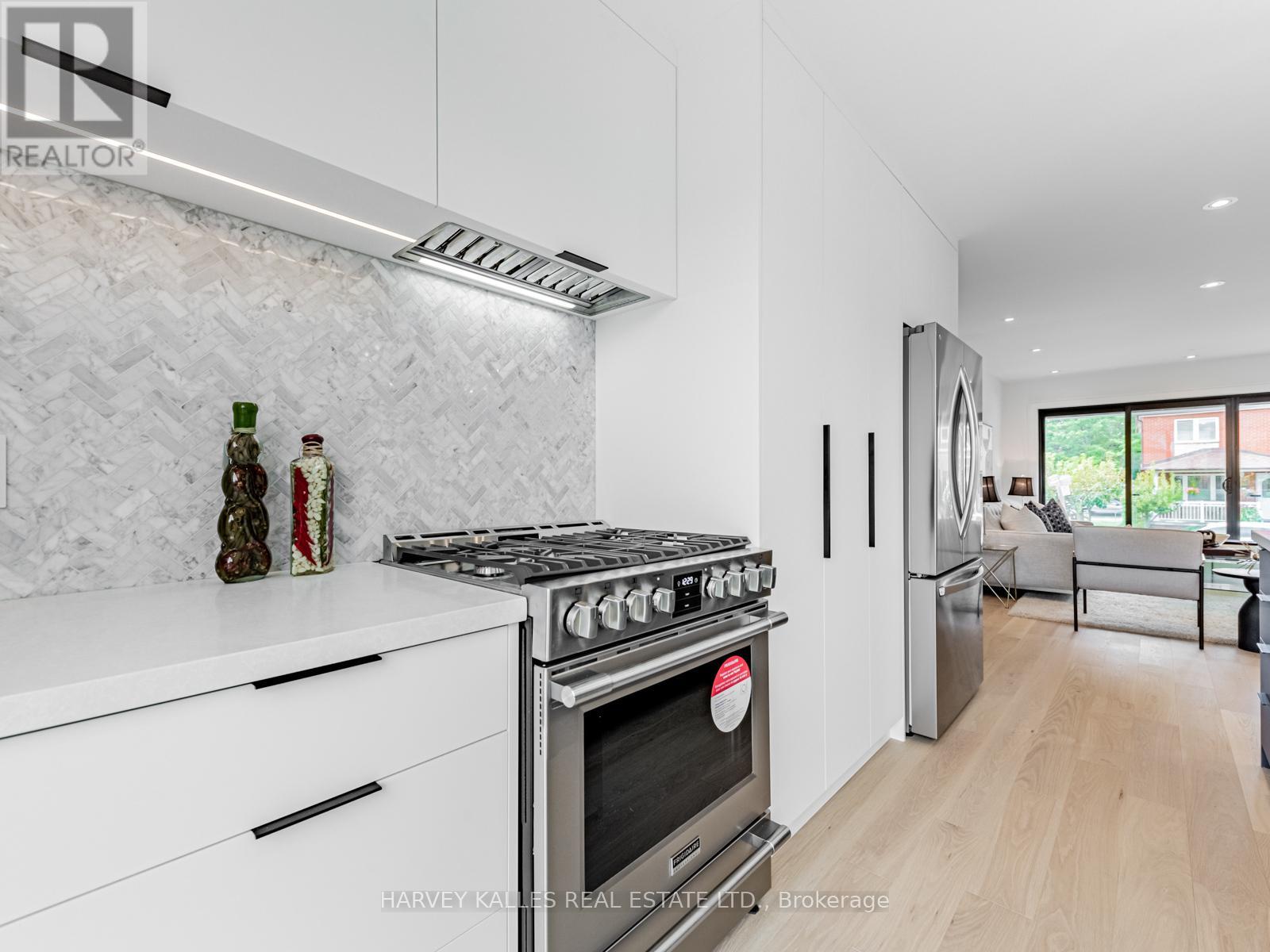 379 Winona Drive, Toronto, Ontario  M6C 3T4 - Photo 7 - C12720092