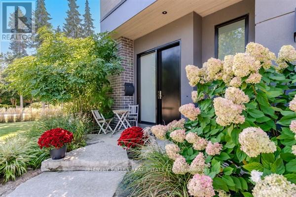 3279 Lakeshore Road, Burlington, Ontario L7N 1A7 - Photo 2 - W12723928