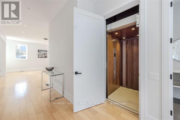 3279 Lakeshore Road, Burlington, Ontario L7N 1A7 - Photo 4 - W12723928