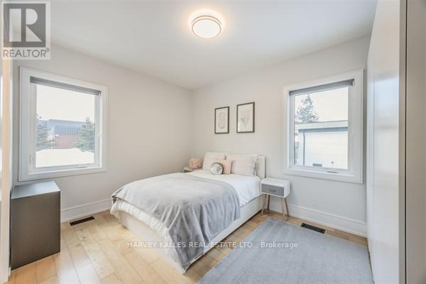 3279 Lakeshore Road, Burlington, Ontario L7N 1A7 - Photo 36 - W12724072