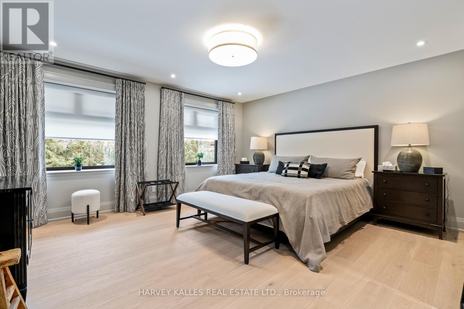 45 Pettit Drive, Toronto, Ontario  M9R 2W6 - Photo 16 - W12725904