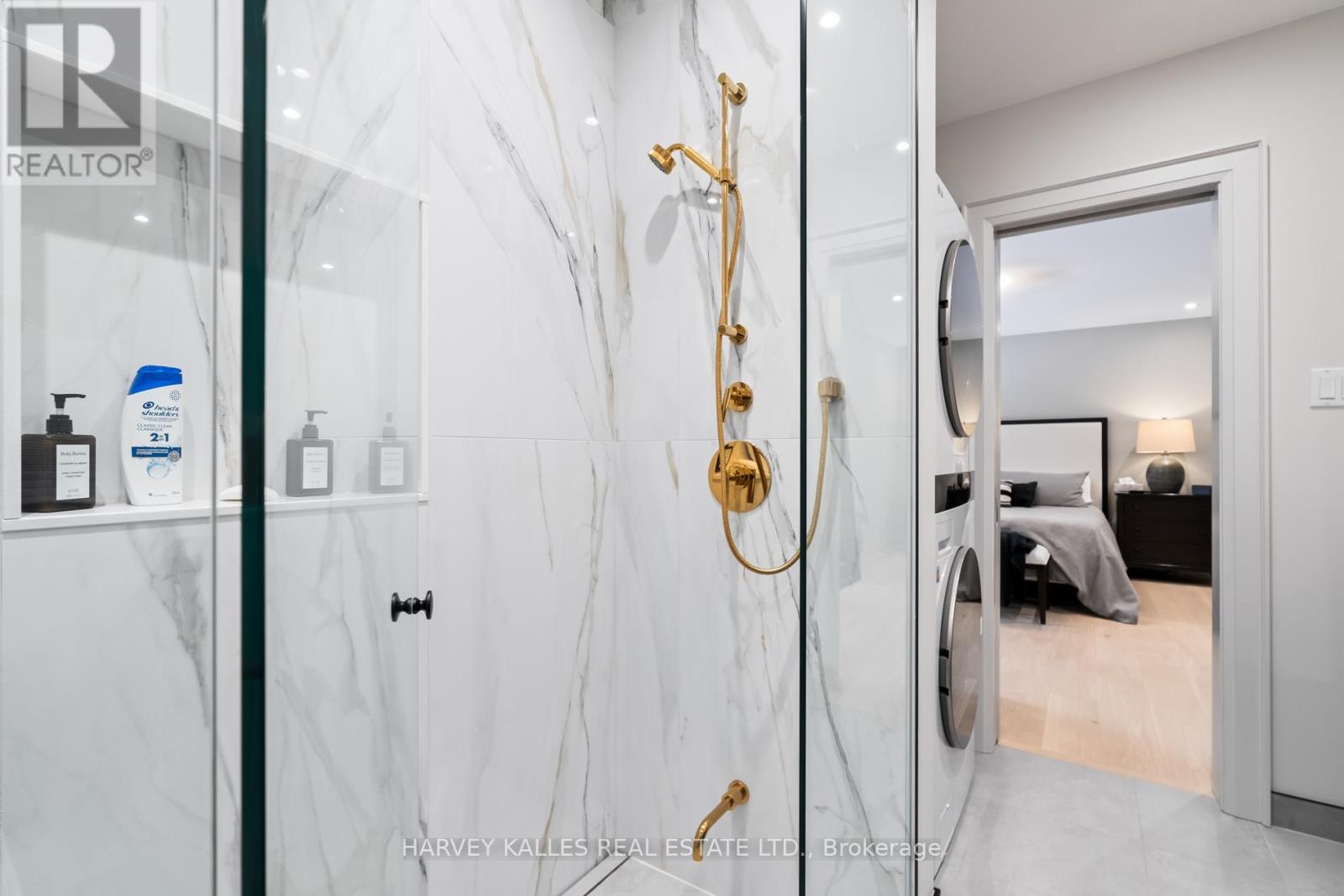 45 Pettit Drive, Toronto, Ontario  M9R 2W6 - Photo 20 - W12725904