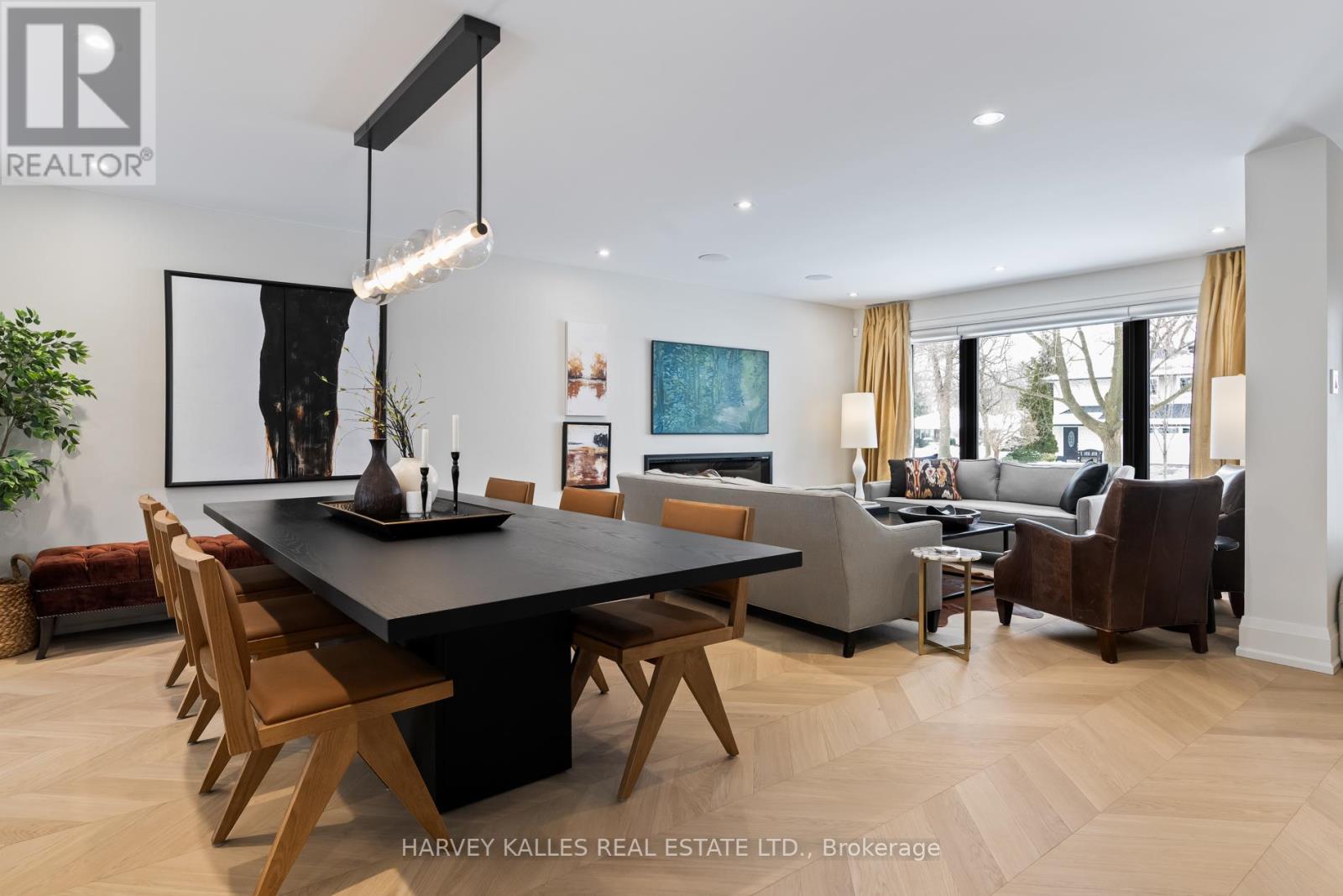 45 Pettit Drive, Toronto, Ontario  M9R 2W6 - Photo 5 - W12725904