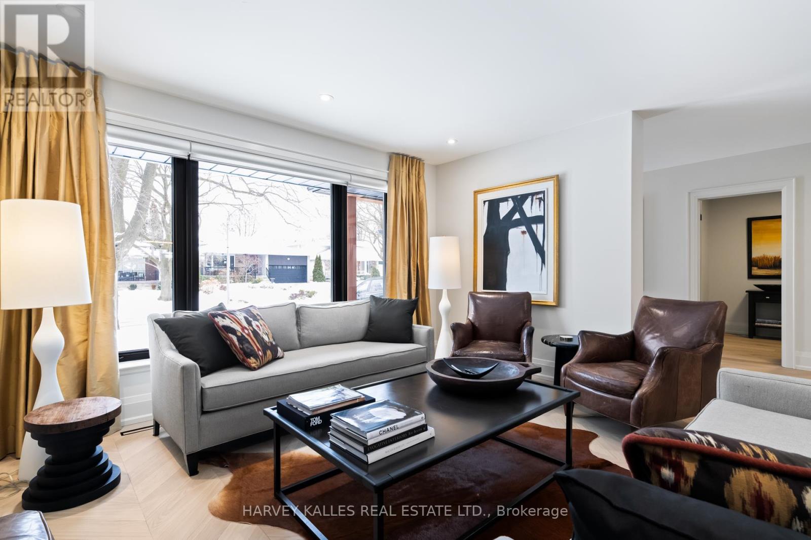 45 Pettit Drive, Toronto, Ontario  M9R 2W6 - Photo 8 - W12725904