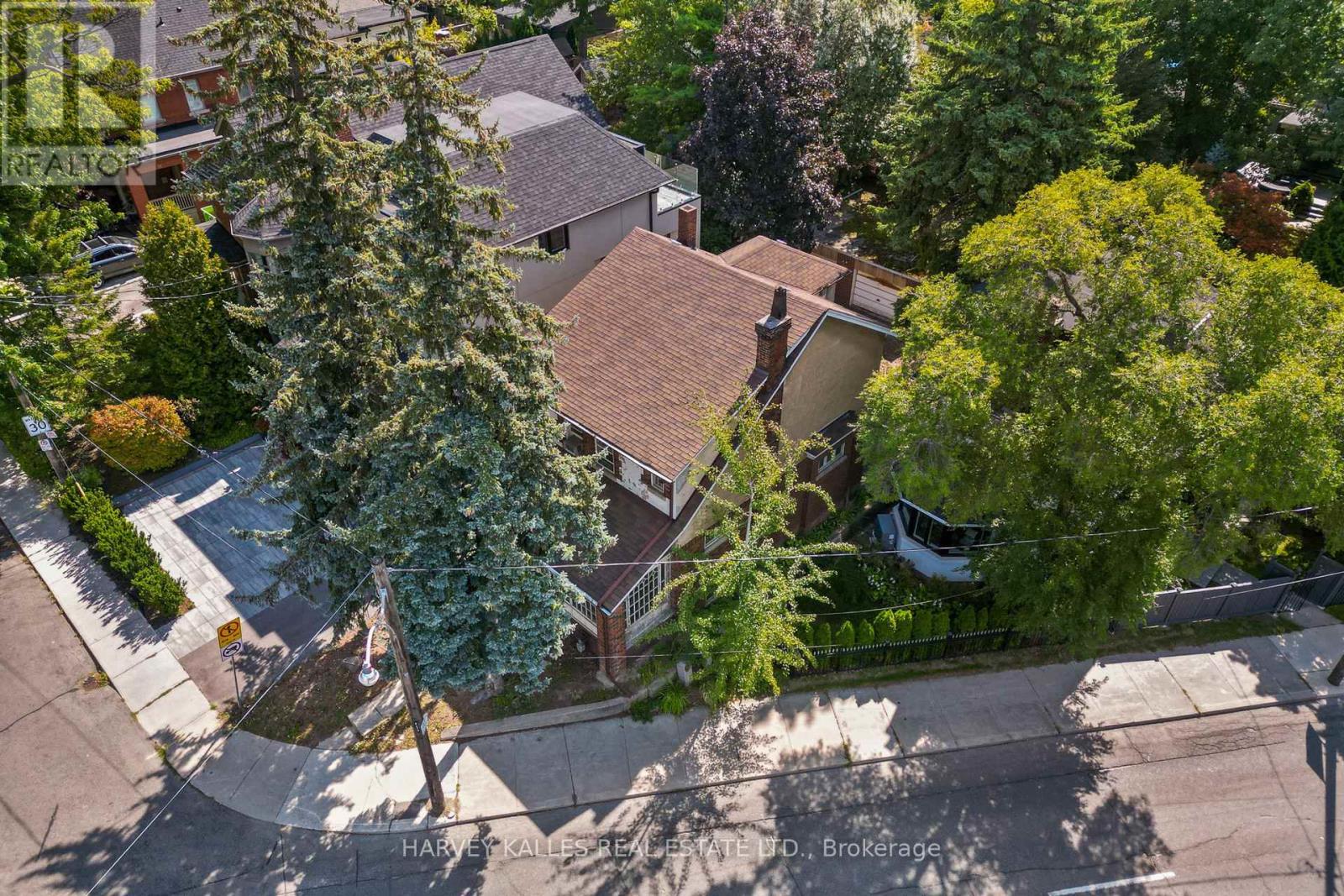 99 Glenrose Avenue, Toronto, Ontario  M4T 1K7 - Photo 4 - C12728560