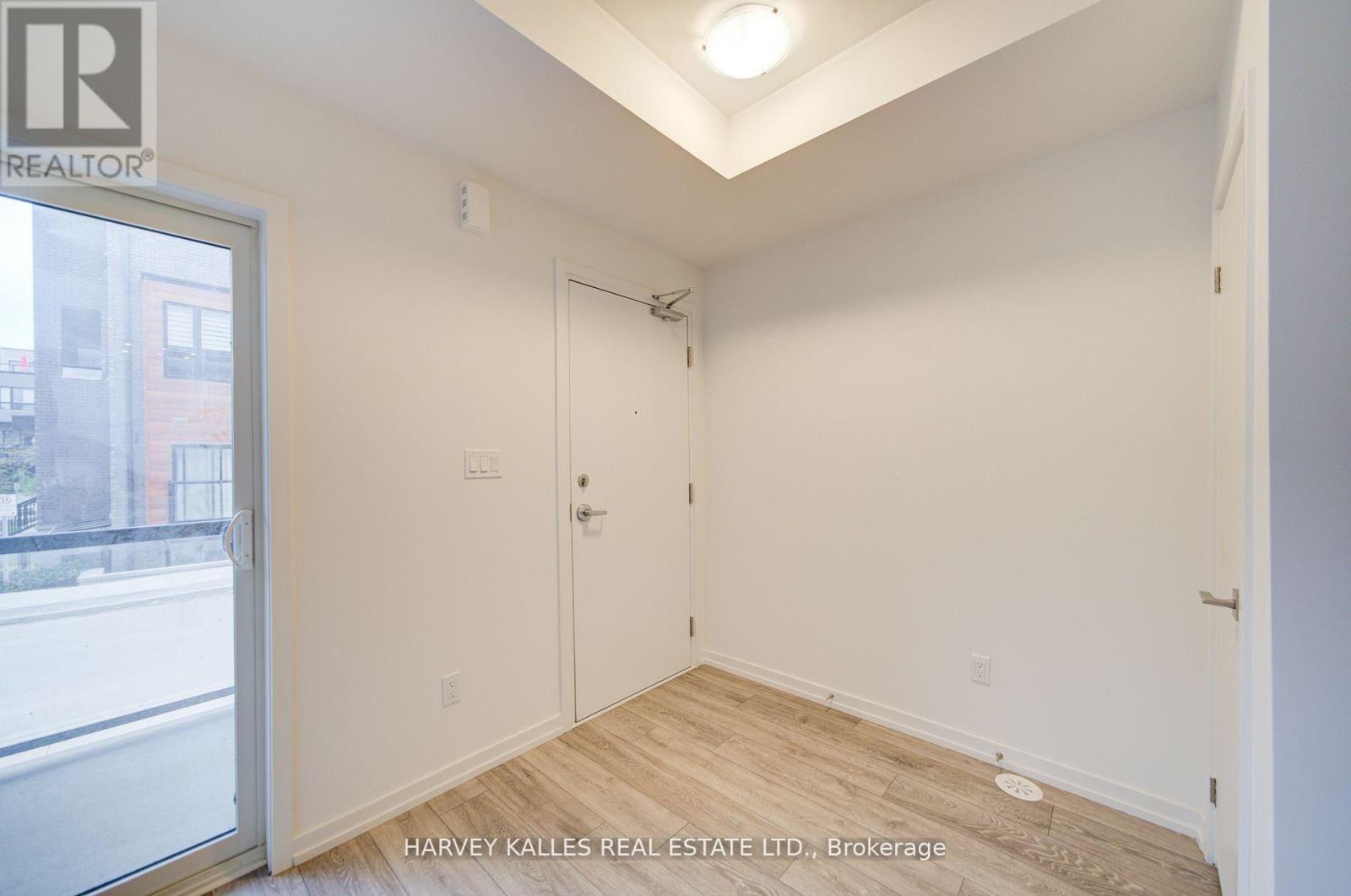 28 - 18 Lytham Green Circle, Newmarket, Ontario L3Y 0H4 - Photo 5 - N12728618