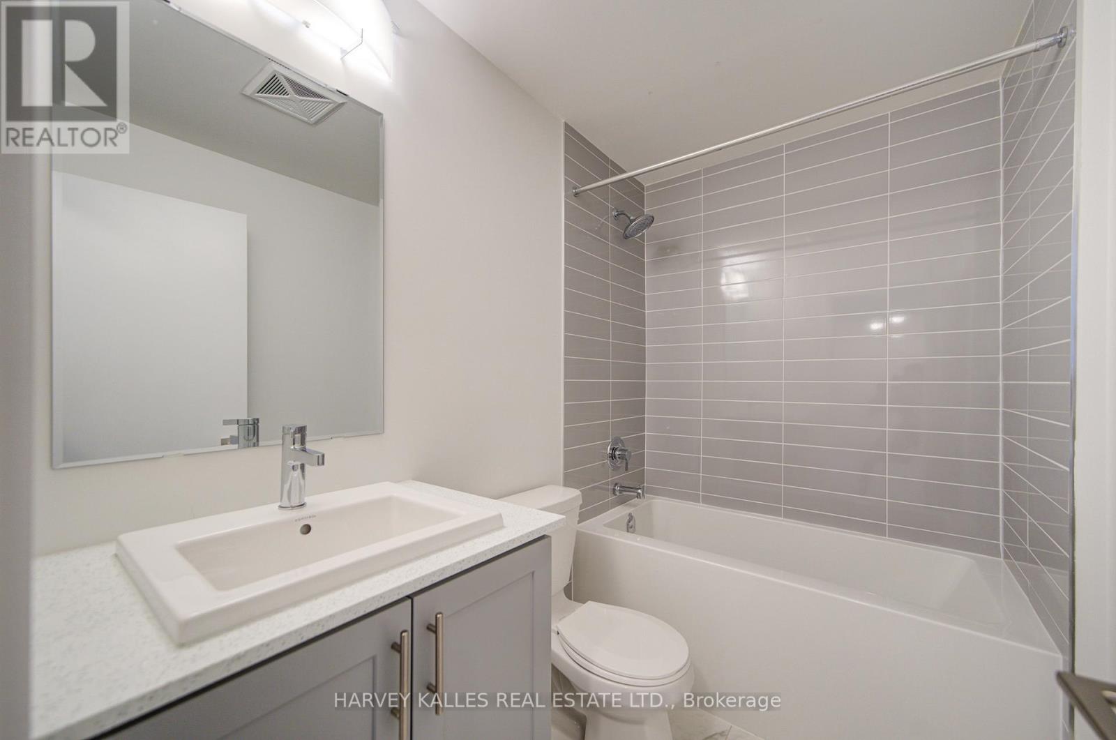 16 - 24 Lytham Green Circle, Newmarket, Ontario L3Y 0H4 - Photo 18 - N12728656