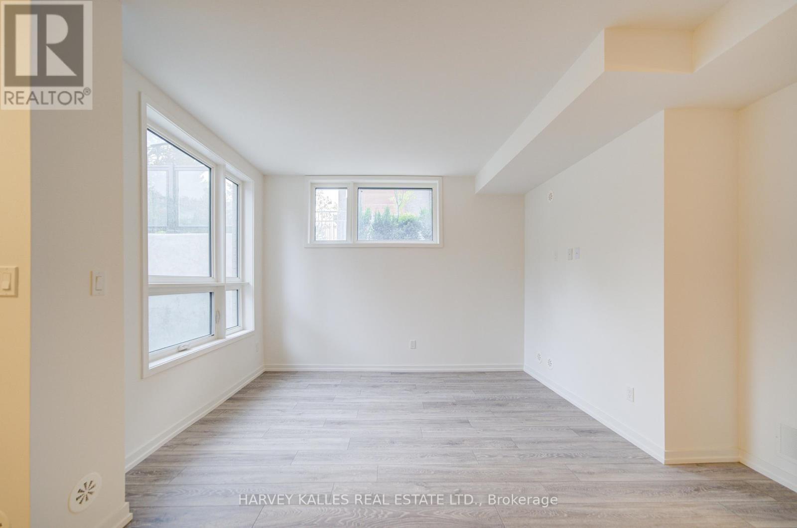 16 - 24 Lytham Green Circle, Newmarket, Ontario L3Y 0H4 - Photo 8 - N12728656