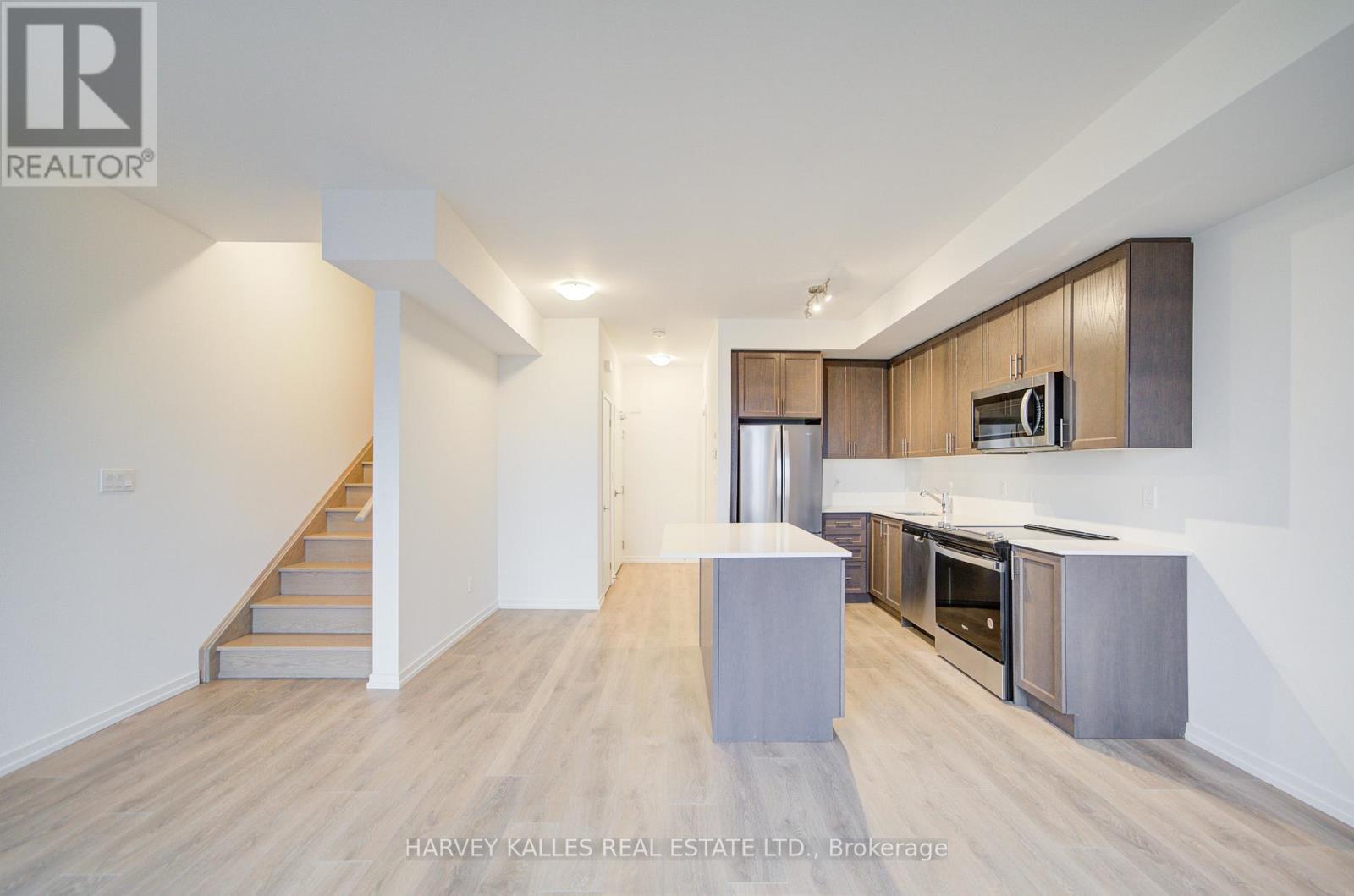 11 - 18 Lytham Green Circle, Newmarket, Ontario  L3Y 0H4 - Photo 16 - N12728750