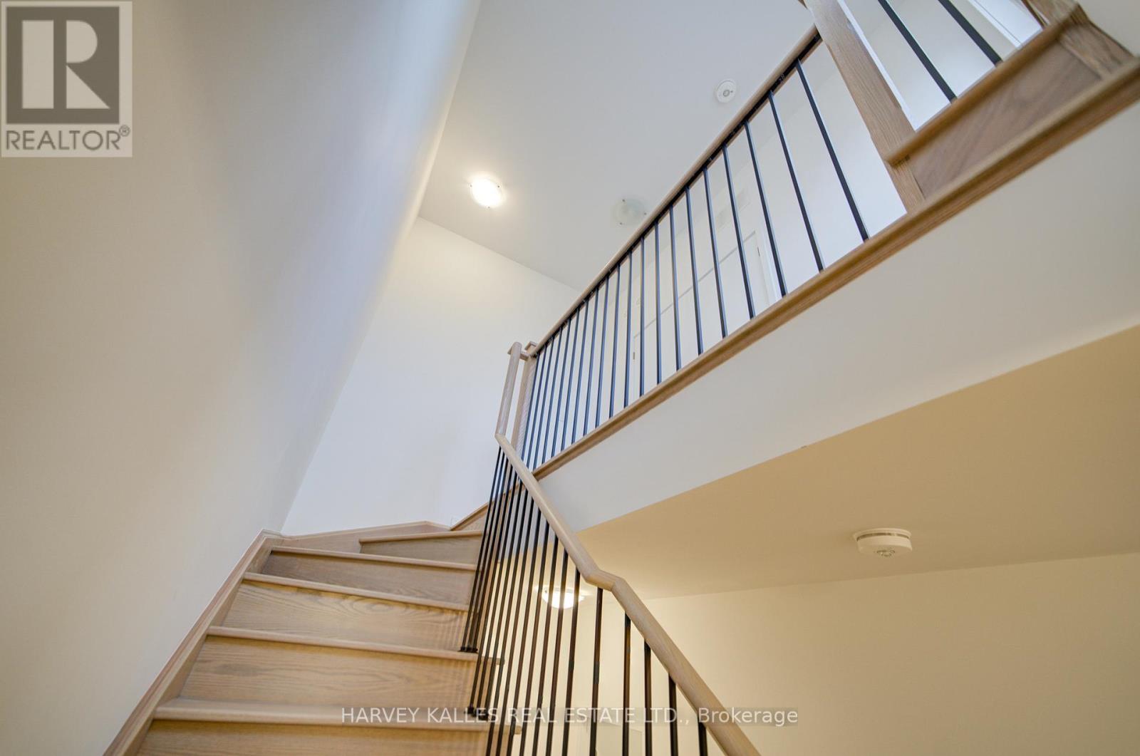 11 - 18 Lytham Green Circle, Newmarket, Ontario  L3Y 0H4 - Photo 30 - N12728750