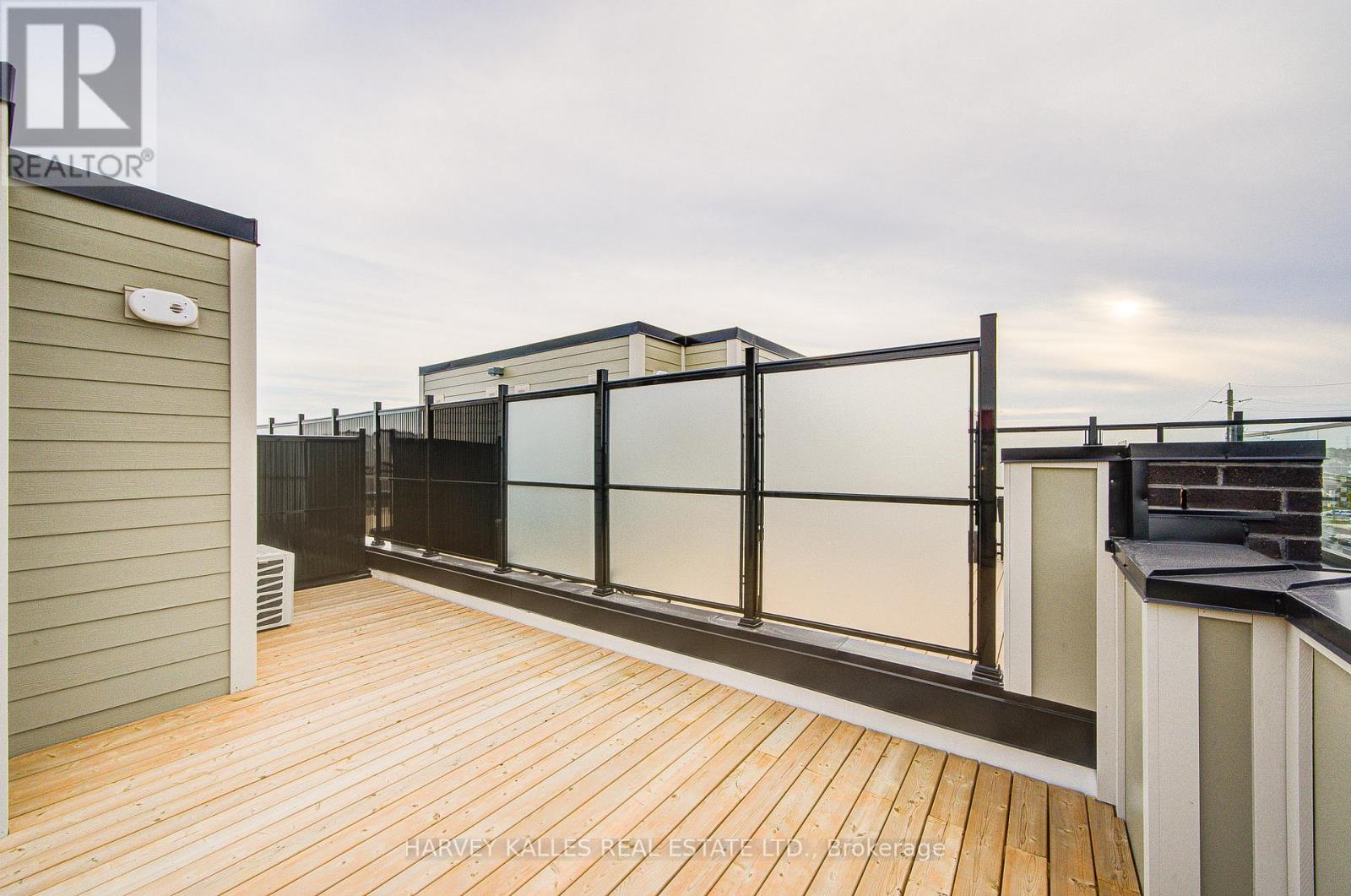 11 - 18 Lytham Green Circle, Newmarket, Ontario  L3Y 0H4 - Photo 33 - N12728750