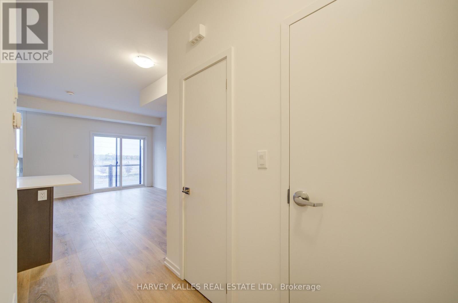 11 - 18 Lytham Green Circle, Newmarket, Ontario  L3Y 0H4 - Photo 8 - N12728750