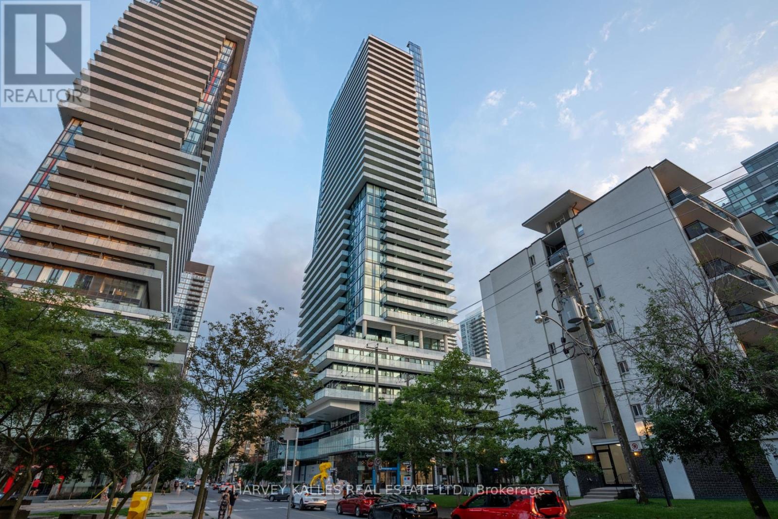 708 - 161 ROEHAMPTON AVENUE, Toronto, Ontario