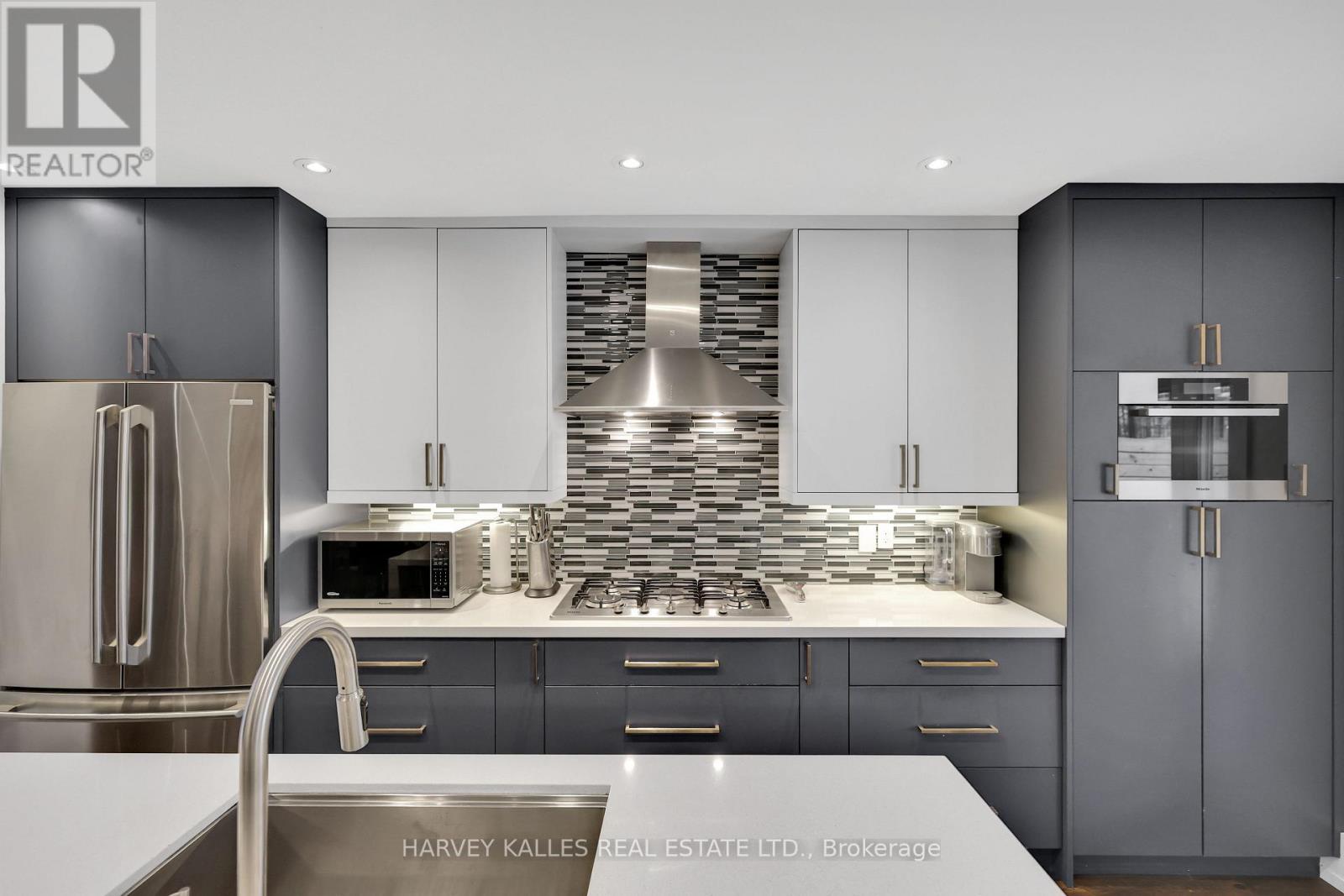 378 Elm Road, Toronto, Ontario  M5M 3V8 - Photo 14 - C12730012