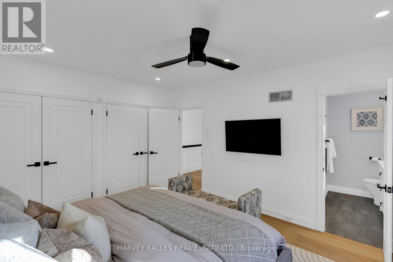 6 Glenarden Road, Toronto, Ontario  M6C 3J7 - Photo 29 - C12730422