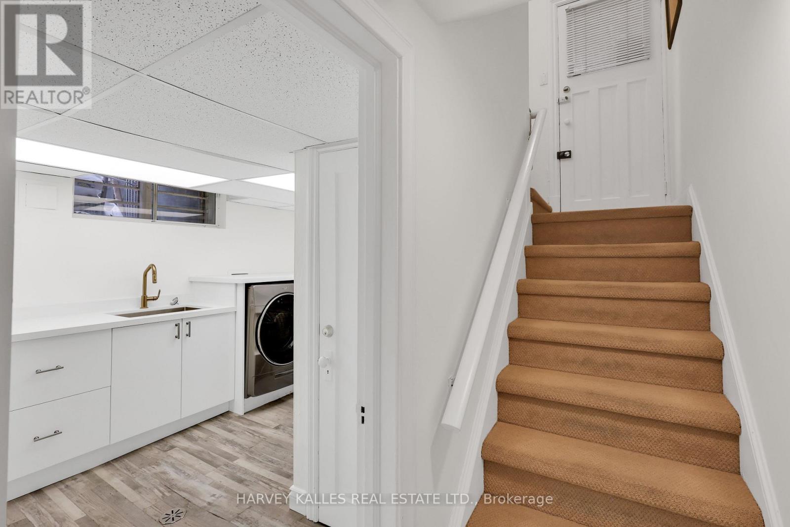 6 Glenarden Road, Toronto, Ontario  M6C 3J7 - Photo 38 - C12730422