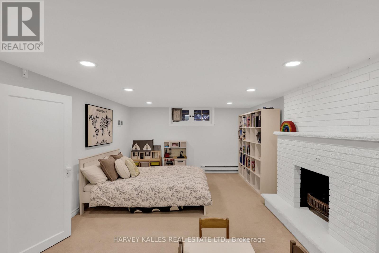 6 Glenarden Road, Toronto, Ontario  M6C 3J7 - Photo 43 - C12730422