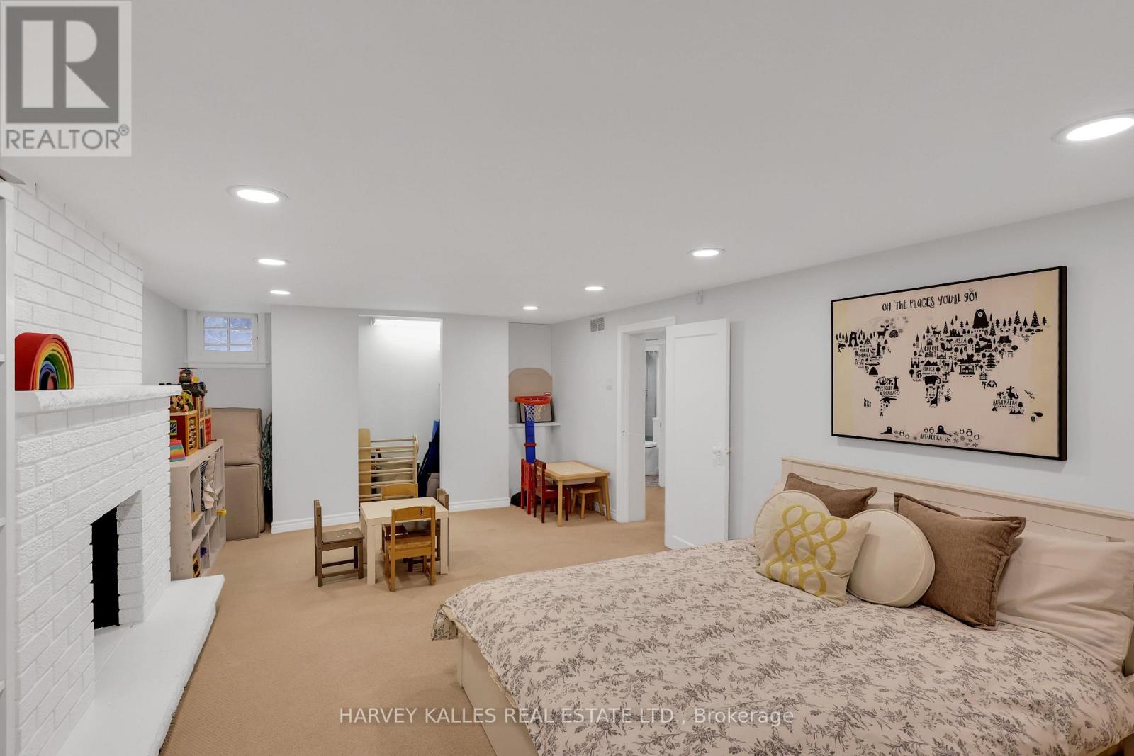 6 Glenarden Road, Toronto, Ontario  M6C 3J7 - Photo 44 - C12730422