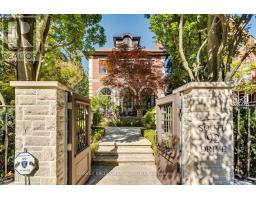 92 SOUTH DRIVE, Toronto, Ontario