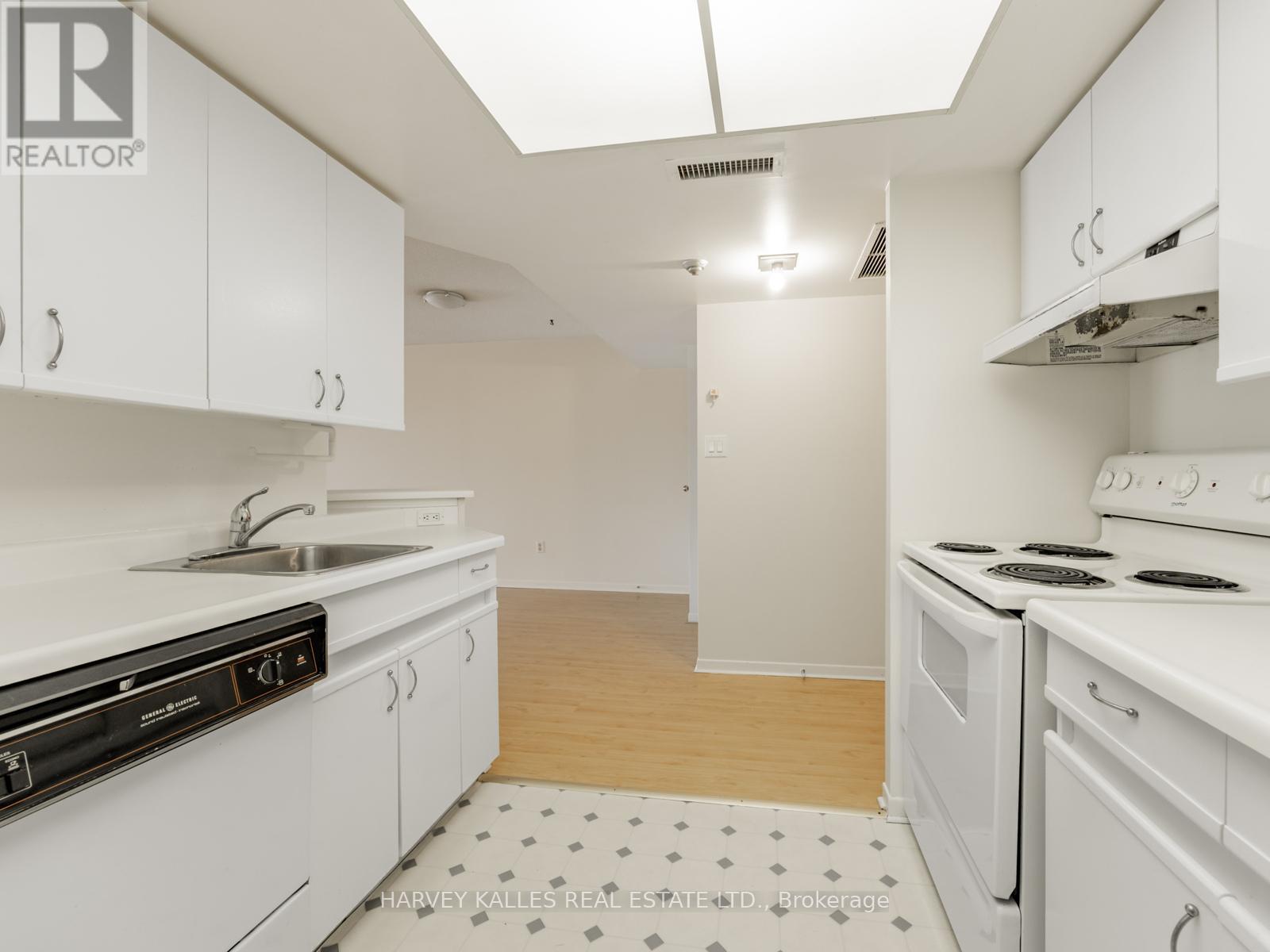 602 - 1001 Bay Street, Toronto, Ontario  M5S 3A6 - Photo 7 - C12732680