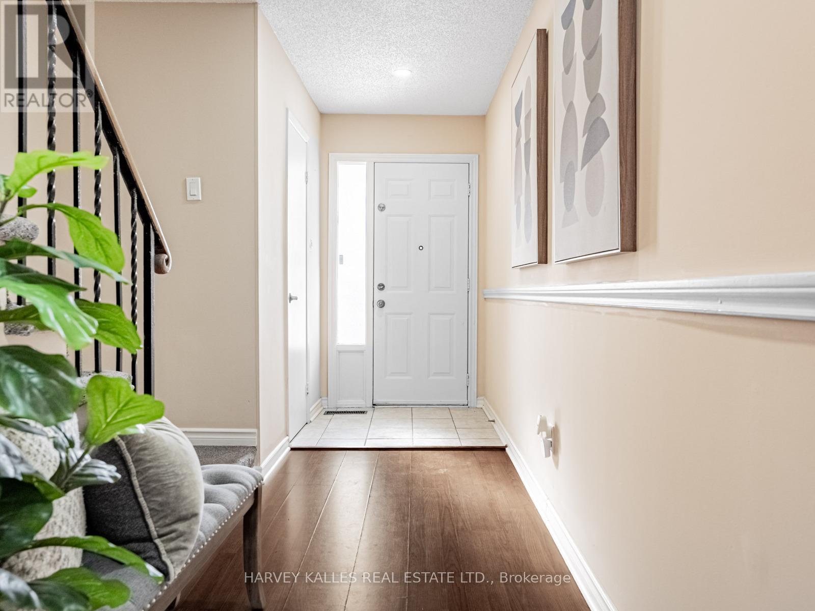 63 - 3025 Cedarglen Gate, Mississauga, Ontario  L5C 2V7 - Photo 3 - W12733340