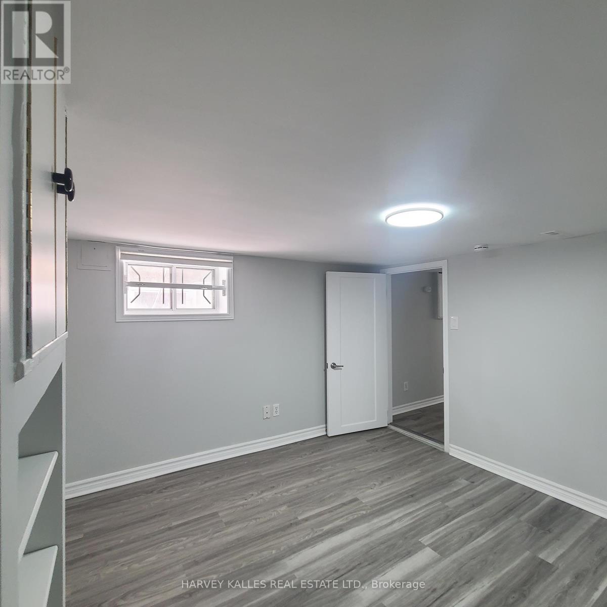 Lower - 238 Strathmore Boulevard, Toronto, Ontario  M4J 1P6 - Photo 9 - E12733632