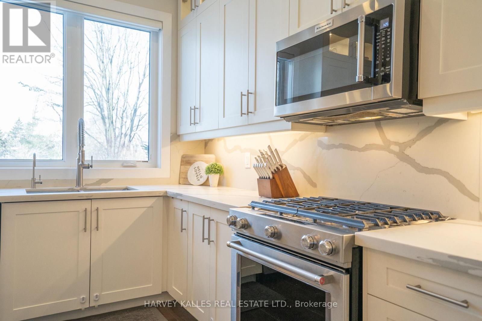 957 Eighth Street, Mississauga, Ontario  L5E 1R6 - Photo 13 - W12736306