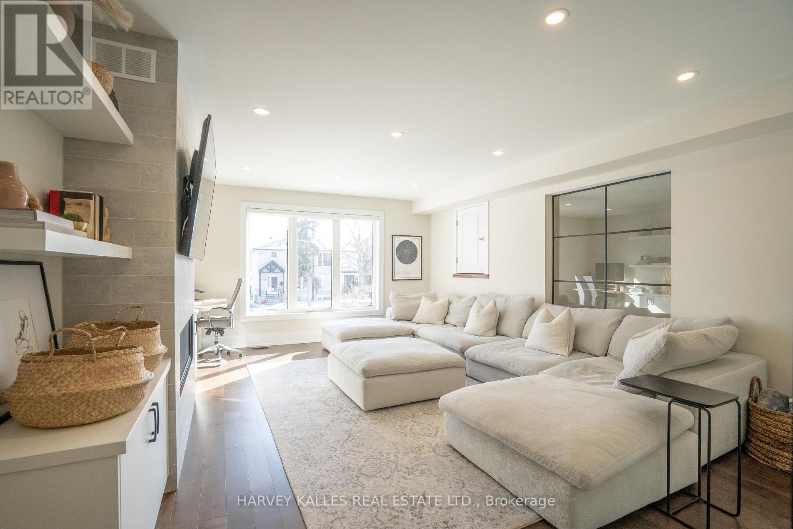 957 Eighth Street, Mississauga, Ontario  L5E 1R6 - Photo 20 - W12736306