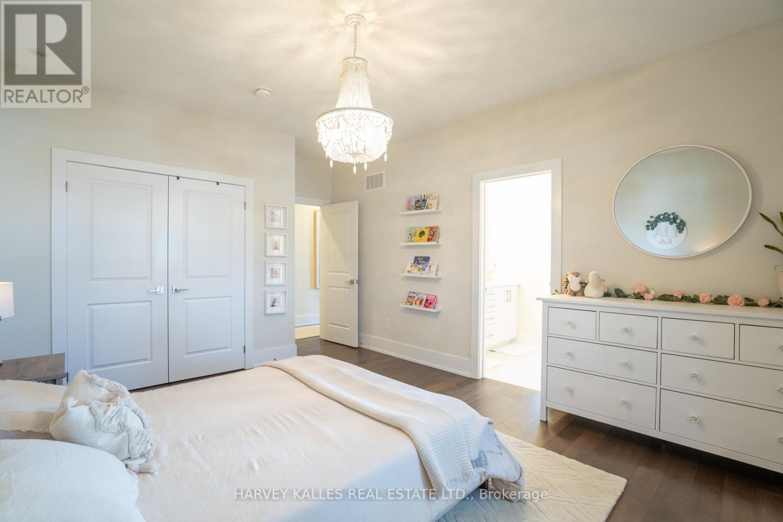 957 Eighth Street, Mississauga, Ontario  L5E 1R6 - Photo 35 - W12736306