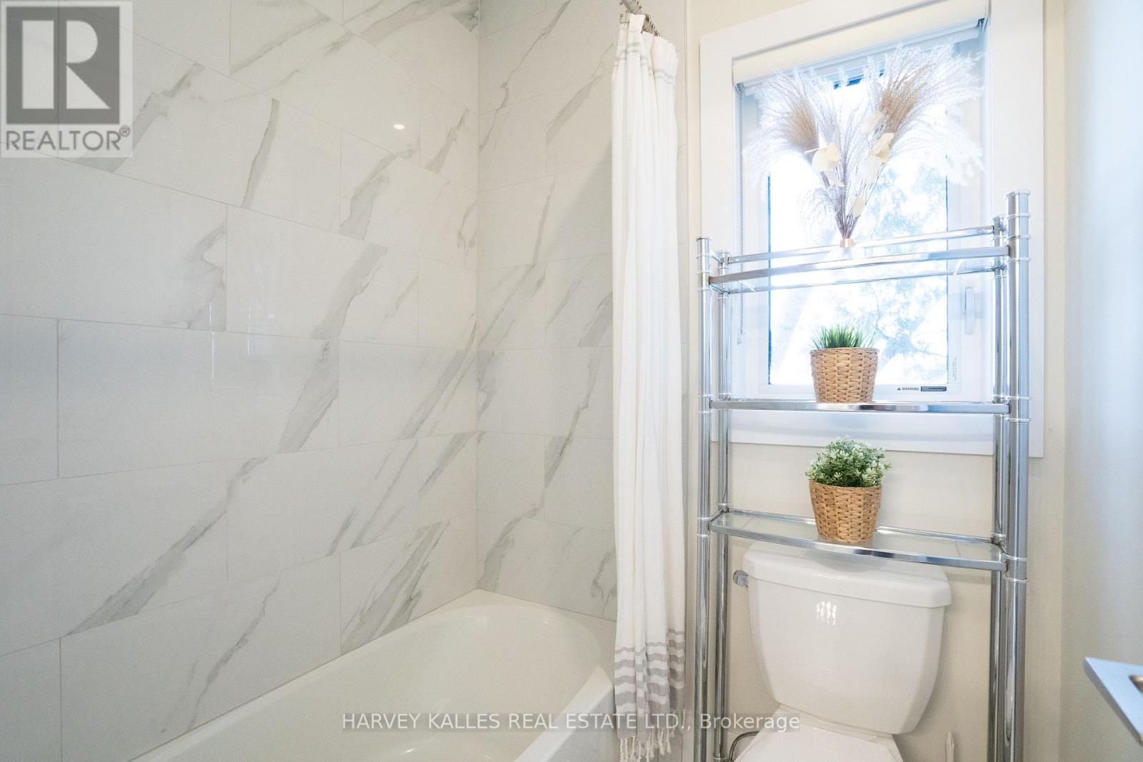 957 Eighth Street, Mississauga, Ontario  L5E 1R6 - Photo 39 - W12736306