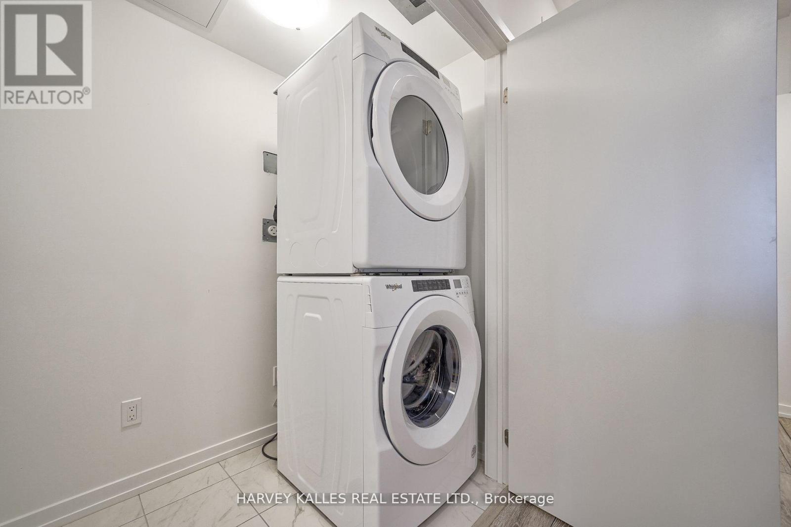 22 - 16 Lytham Green Circle, Newmarket, Ontario L3Y 0H4 - Photo 23 - N12736750