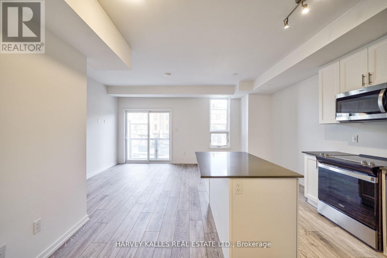 22 - 16 Lytham Green Circle, Newmarket, Ontario L3Y 0H4 - Photo 6 - N12736750