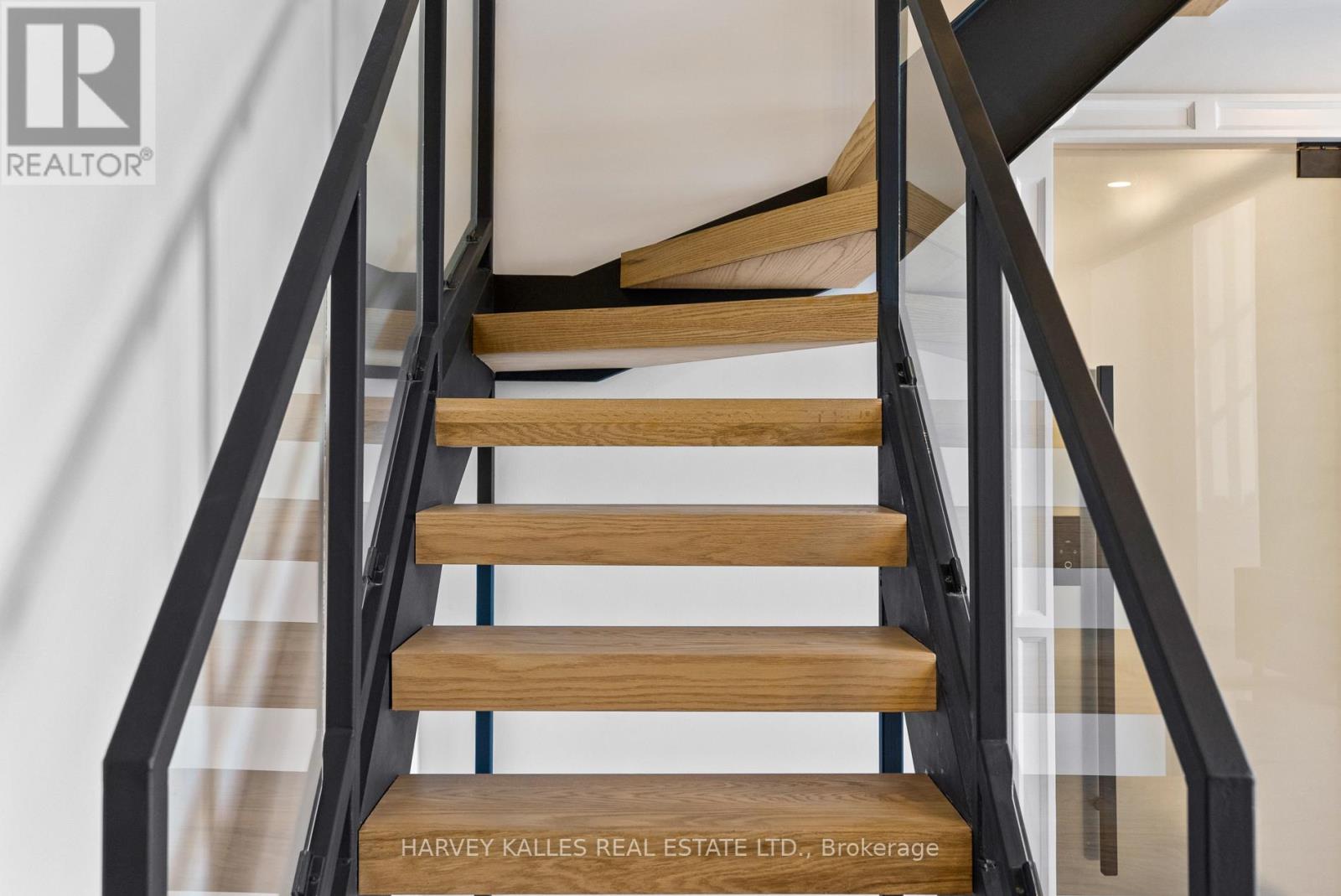 311 - 300 Manitoba Street, Toronto, Ontario M8Y 4G6 - Photo 14 - W12740252