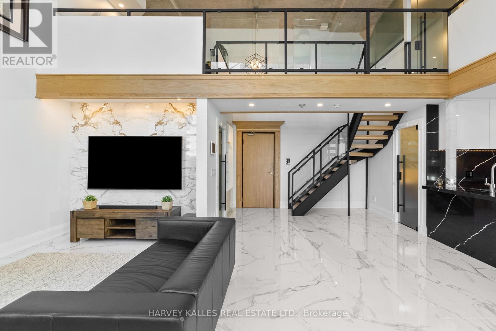 311 - 300 Manitoba Street, Toronto, Ontario M8Y 4G6 - Photo 2 - W12740252