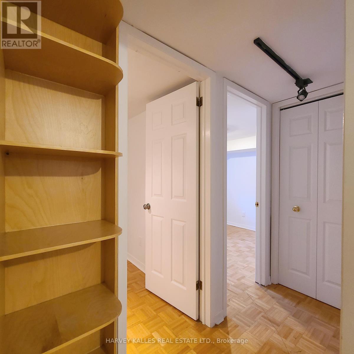 Lower - 98 Lowther Avenue, Toronto, Ontario M5R 1E2 - Photo 15 - C12740558