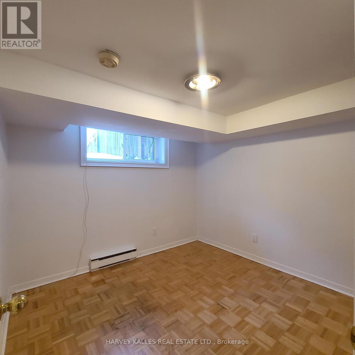 Lower - 98 Lowther Avenue, Toronto, Ontario M5R 1E2 - Photo 8 - C12740558