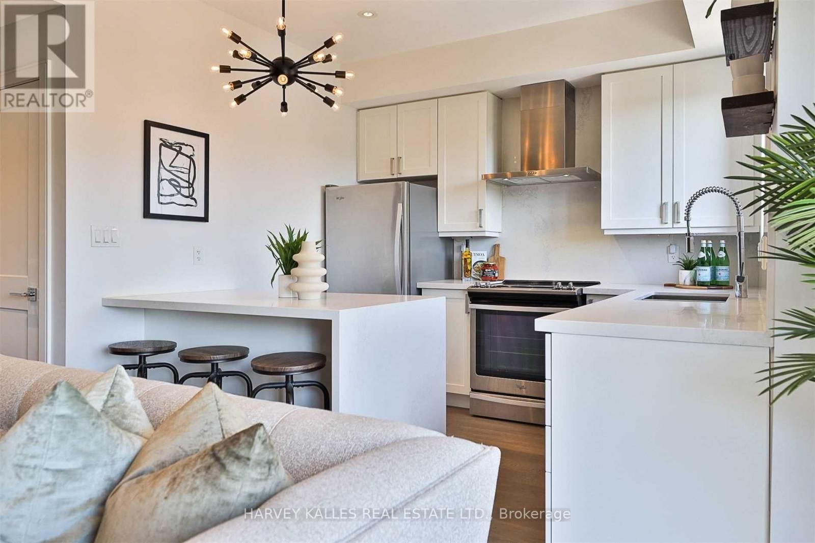 316 - 199 Pine Grove Road, Vaughan, Ontario  L4L 2H7 - Photo 10 - N12741826