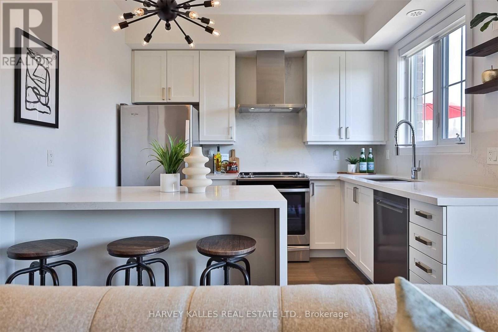 316 - 199 Pine Grove Road, Vaughan, Ontario  L4L 2H7 - Photo 11 - N12741826