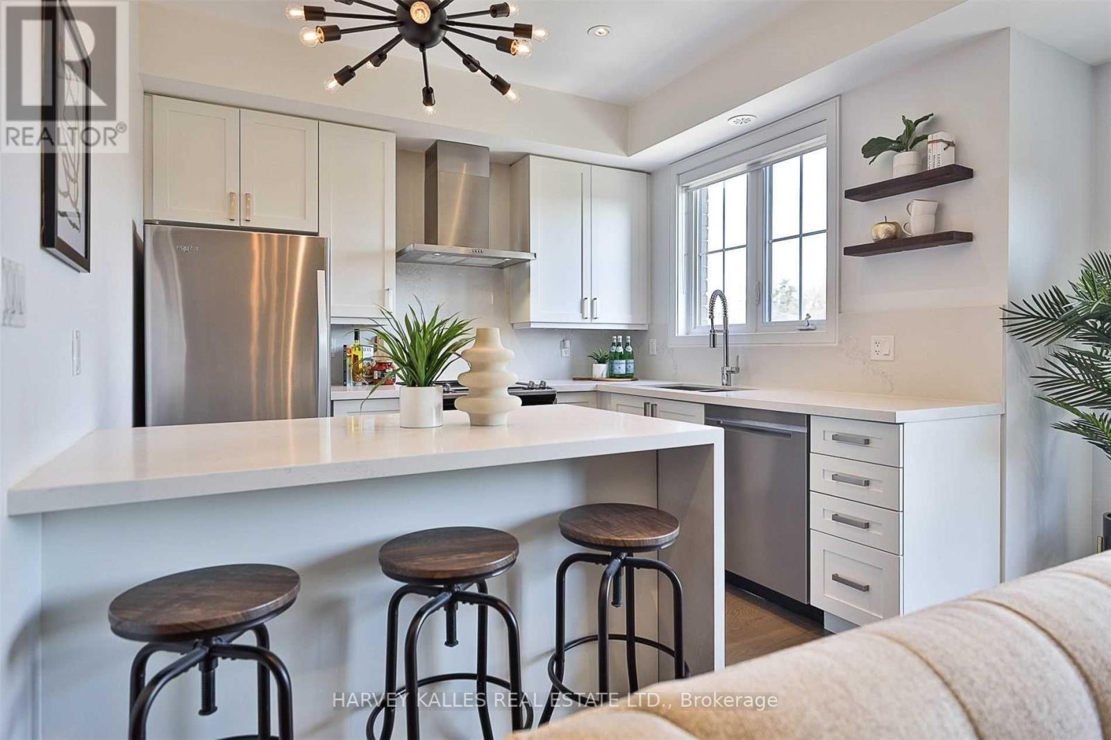 316 - 199 Pine Grove Road, Vaughan, Ontario  L4L 2H7 - Photo 12 - N12741826