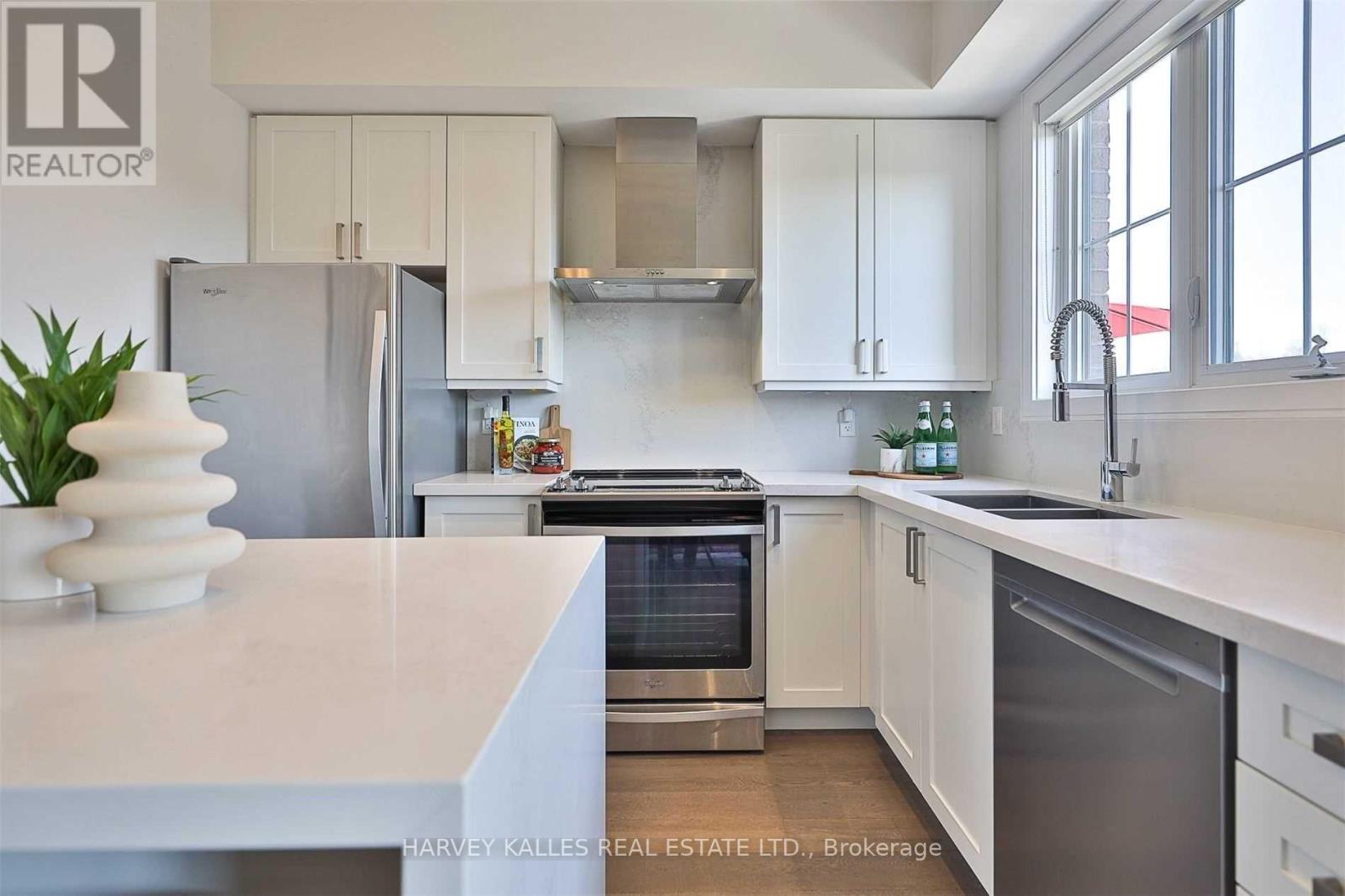 316 - 199 Pine Grove Road, Vaughan, Ontario  L4L 2H7 - Photo 13 - N12741826