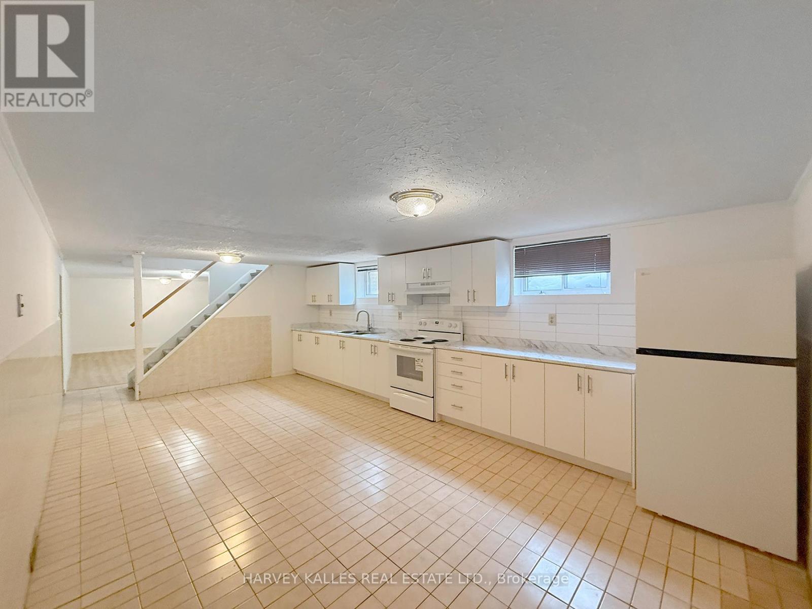 Lower - 214 Dixon Road, Toronto, Ontario  M9P 2M1 - Photo 4 - W12744280