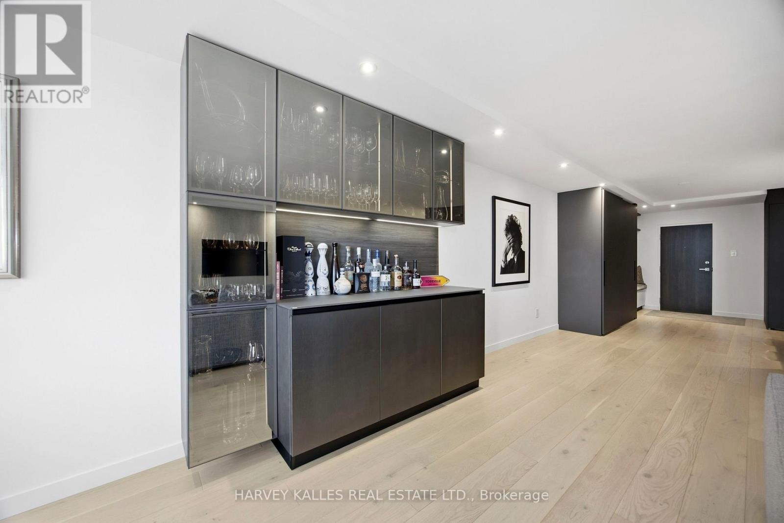 1004 - 15 Mcmurrich Street, Toronto, Ontario  M5R 3M6 - Photo 18 - C12746464