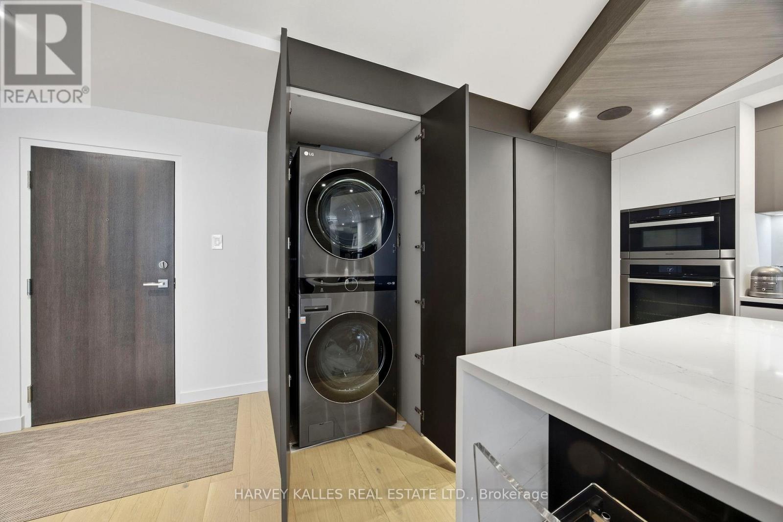 1004 - 15 Mcmurrich Street, Toronto, Ontario  M5R 3M6 - Photo 32 - C12746464