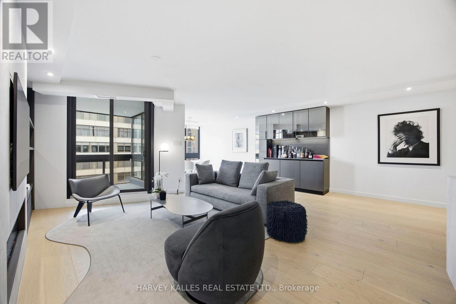 1004 - 15 Mcmurrich Street, Toronto, Ontario  M5R 3M6 - Photo 8 - C12746464