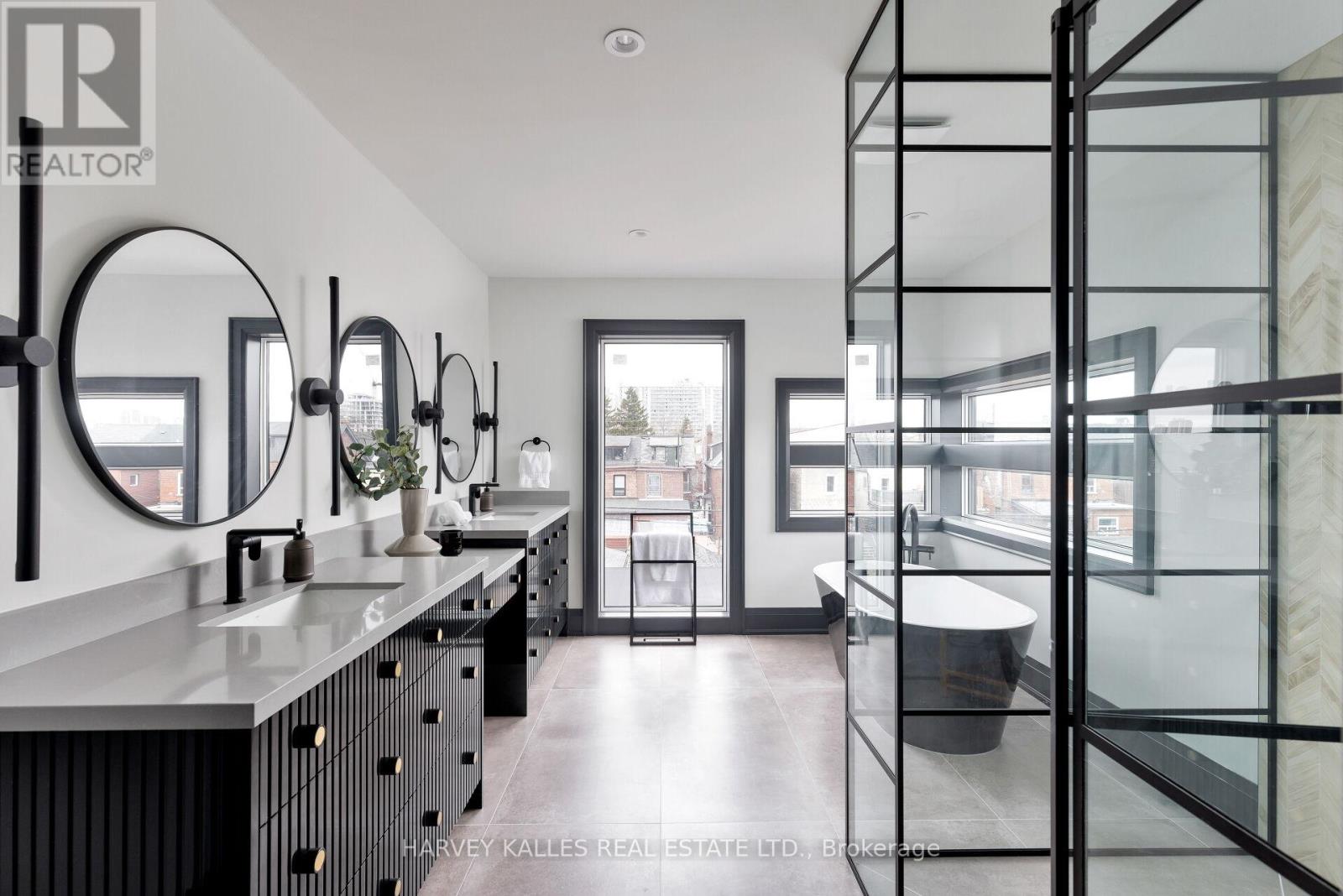 498 Roxton Road, Toronto, Ontario  M6G 3R4 - Photo 31 - C12747068