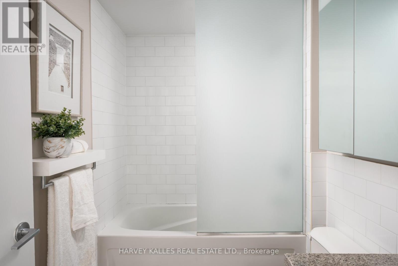 301 - 1005 King Street W, Toronto, Ontario  M6K 3M8 - Photo 21 - C12747580