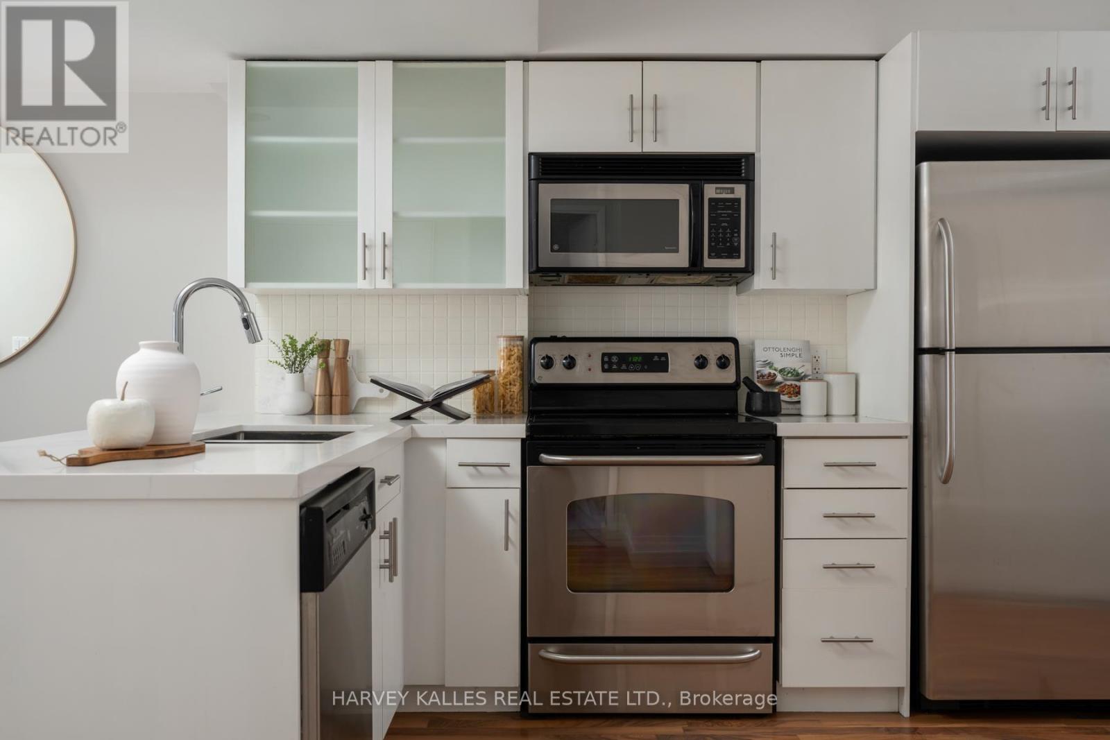 301 - 1005 King Street W, Toronto, Ontario  M6K 3M8 - Photo 4 - C12747580