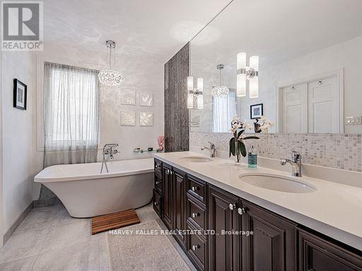 92 Prue Avenue, Toronto, Ontario  M6B 1R5 - Photo 23 - C12747826